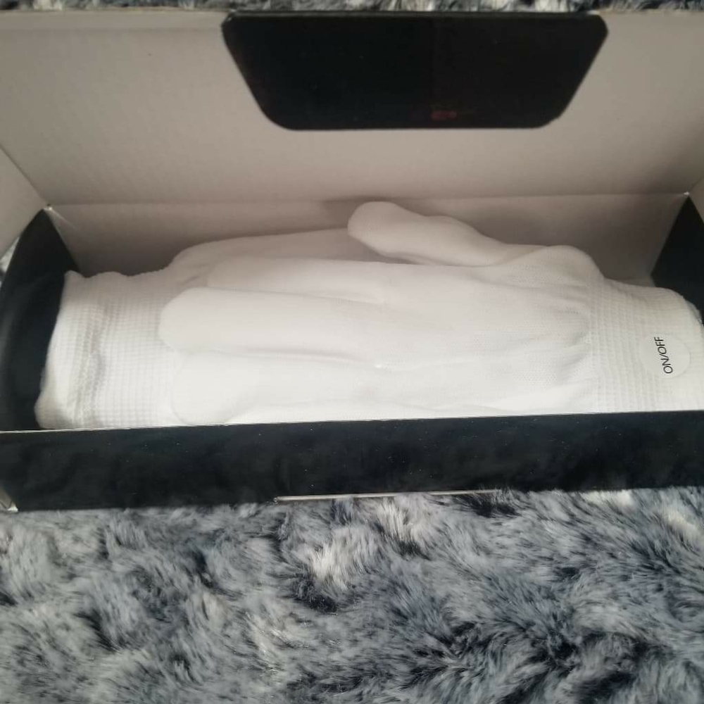 LED Rave Light Gloves - Picture 2 of 3